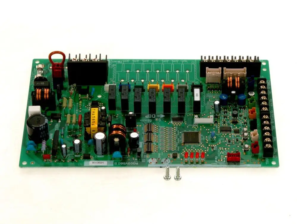 Schaltkreisplatine von Bosch mit verschiedenen elektronischen Komponenten, darunter Relais, Kondensatoren und Anschlüsse für die Integration in ein Steuerungssystem.